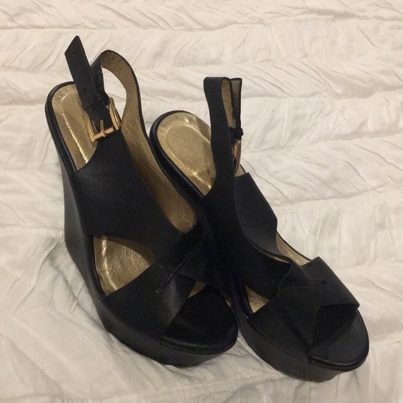 Maker’s Shoes Wedges - Picture 2 of 3